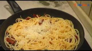 Spaghetti z suszonymi pomidorami - TalerzPokus.tv