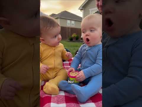She asked for a snack… but he wanted a friendship deal first! 👶❤️