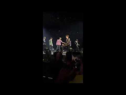 181013 DNA BTS 방탄소년단 Love Yourself Tour In Amsterdam day1 Fancam