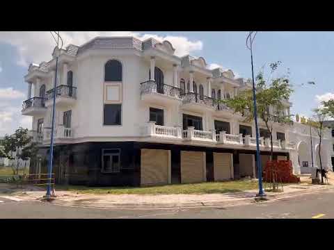 Cần bán gấp nhà dự án 1 trệt 2 lầu nằm ngay QL13 giá 2.2 tỷ