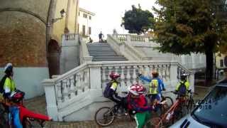 preview picture of video 'Bike School Mirabello proviamo a fare una bella scalinata'