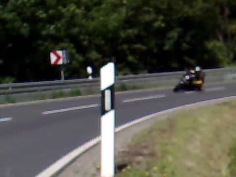 HANG-OFF PIKACHU VS T-REX 1