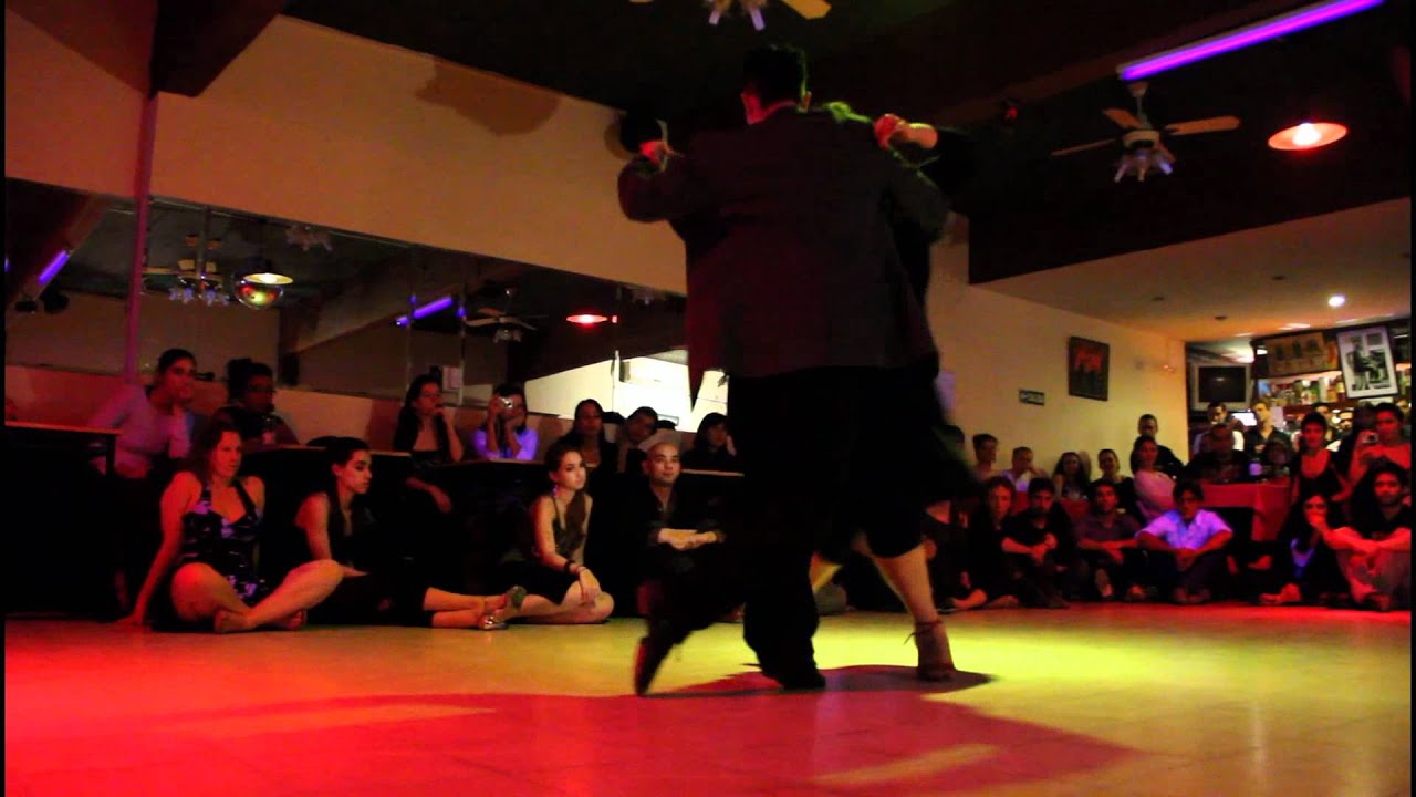 AYELEN QUIROGA Y JULIAN VILARDO (MILONGA 10) 03