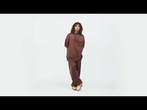 Urmăriți videoclipul