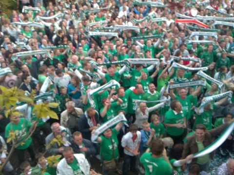 Westlandia kampioen 2008/ 2009 op bordes You'll never walk alone