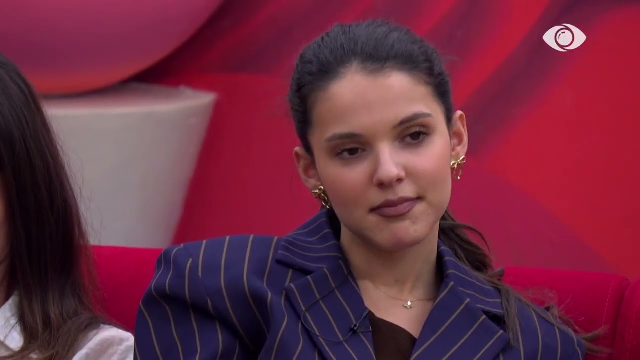 “Kurrë nuk e kam marrë një përqafim”/ Rizarta përlotet teksa rrëfen për dashurinë e prindërve të saj