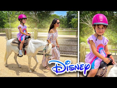 PASSEIO DE PÔNEI NA FAZENDA DA DISNEY DE ORLANDO - Família Brancoala