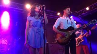 KITTY DAISY & LEWIS .  Black van .  La Boule noire .  Paris
