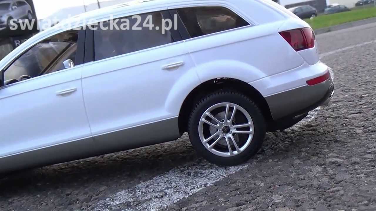 RC auto Audi Q7, bílá