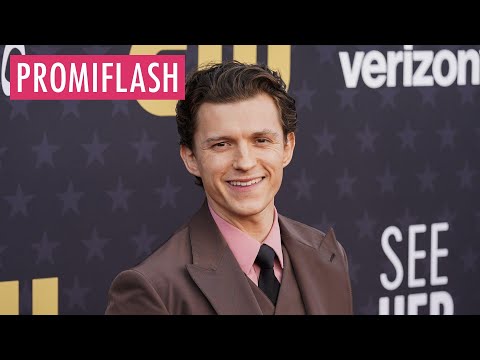 Heißes Shooting: Tom Holland lässt seine Muskeln spielen