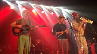 Erlend Øye &amp; The Rainbows - Peng Pong (Live) (Excerpt)