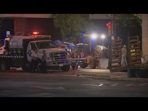 Residents evacuated from downtown Fort Worth as crews work to repair gas line leak, fire officials s