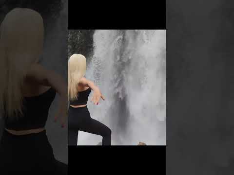Dünyanın en yüksek ikinci şelalesiyle #duyguciloglu #cinemagraph  #niagara  #venezuela #türkiye