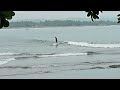 Berselancar Di Pagi Yang Dingin