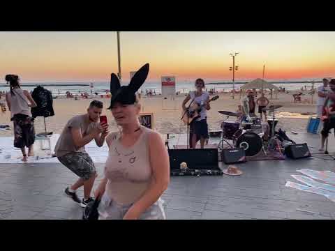 Unexpected pleasure on the beach