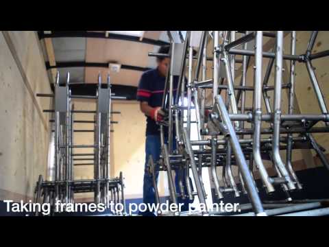 Slide 5 - Runabout Stroller Sunroof, 8 Seater (video)