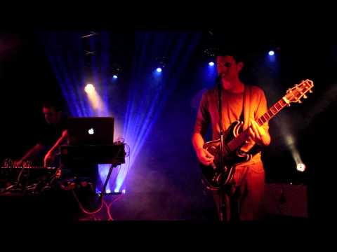 ASHKABAD  / white effect @ Live au Kfé Quoi ! ( novembre 2011)