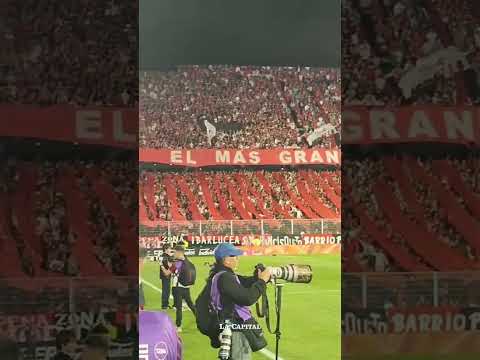 "Impresionante recibimiento de la hinchada de Newell's" Barra: La Hinchada Más Popular &bull; Club: Newell's Old Boys