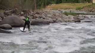 preview picture of video 'Whitewater SUP on the Hood River'