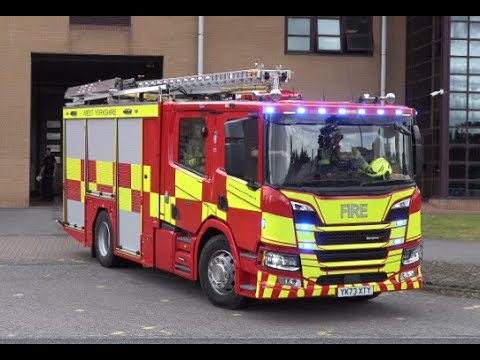 West Yorkshire Fire & Rescue Service / Leeds Second Pump Turnout & CLM Vehicle Responding