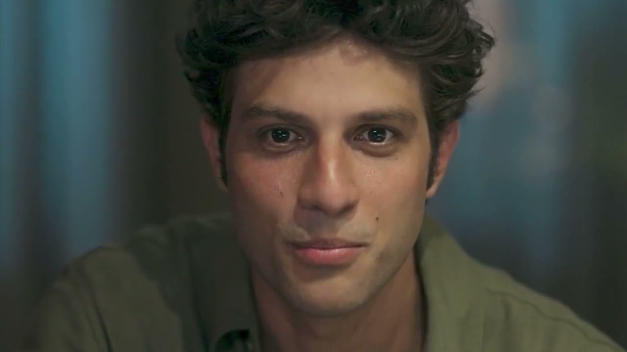 Viola volta a formar trisal em Mania de Você, mas Mavi se mostra mais esperto que ela