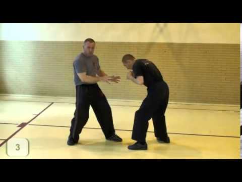 Jak bronić się przed ciosem prostym na twarz