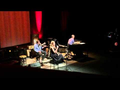 Diana Krall "Take It With Me" (Tom Waits) @ Olympia (Paris)