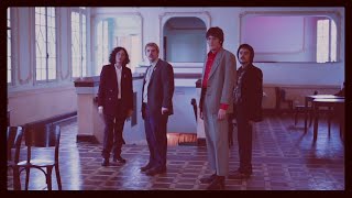 Sophia Chablau e Uma Enorme Perda De Tempo - Delícia/Luxúria (Clipe)