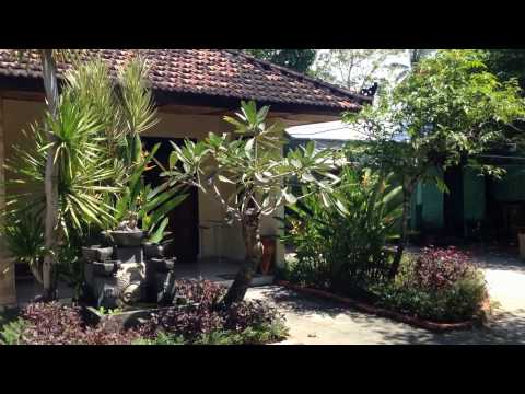 Stay close to the beach at Pandu Homestay in Kuta Lombok with HSH Stay!