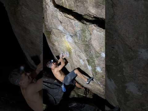 Alex Mendes no Boulder Galudo - V8. Paraíso, Redenção / CE.
