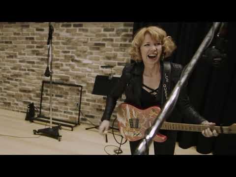 Sue Foley - DON'T MESS WITH THE MESSER (feat Chris 'Whipper' Layton and Mike Flanigin)