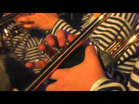 KIHNU VIRVE PEREANSAMBEL,TULE TAEVAS APPI JA KENTUKID KONTSERT TÕSTAMAAL 14.04.2012.