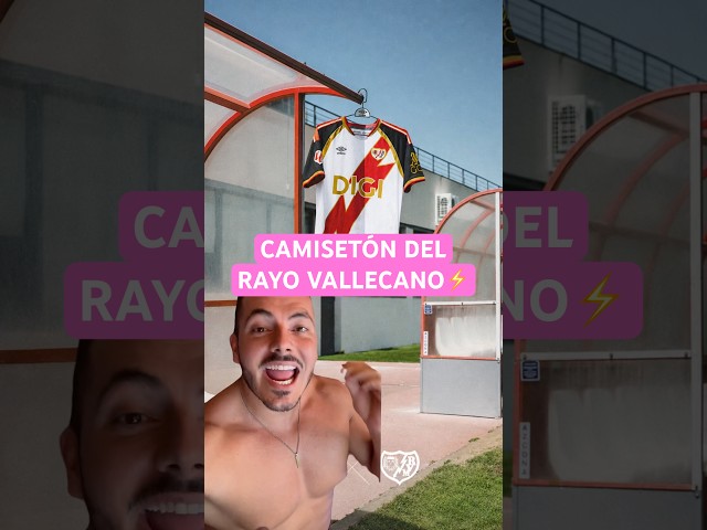 Vídeo relacionado con Camiseta de Manga Corta de la Real Sociedad Campeón de la Copa del Rey 2025-2026 Estilo cómic (11- Camiseta Talla S)(Azul atolón Manga Corta)