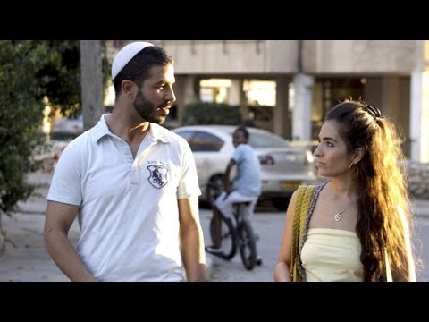 Les Voisins de Dieu Bande Annonce Francaise (2013)