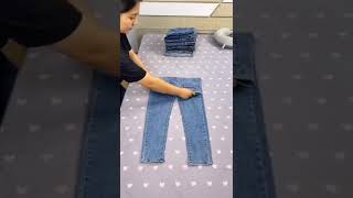 Download lagu cara mudah melipat celana jeans yang rapi. mp3