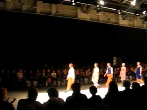 Doda Komad- "Other side of the street"