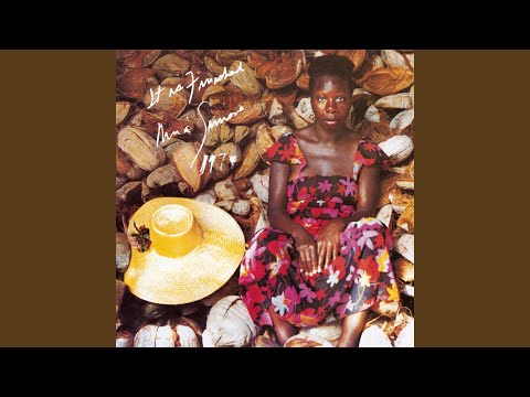 Videoclip de Dambala (Live at Philharmonic Hall, NYC - July 1973) — Nina Simone