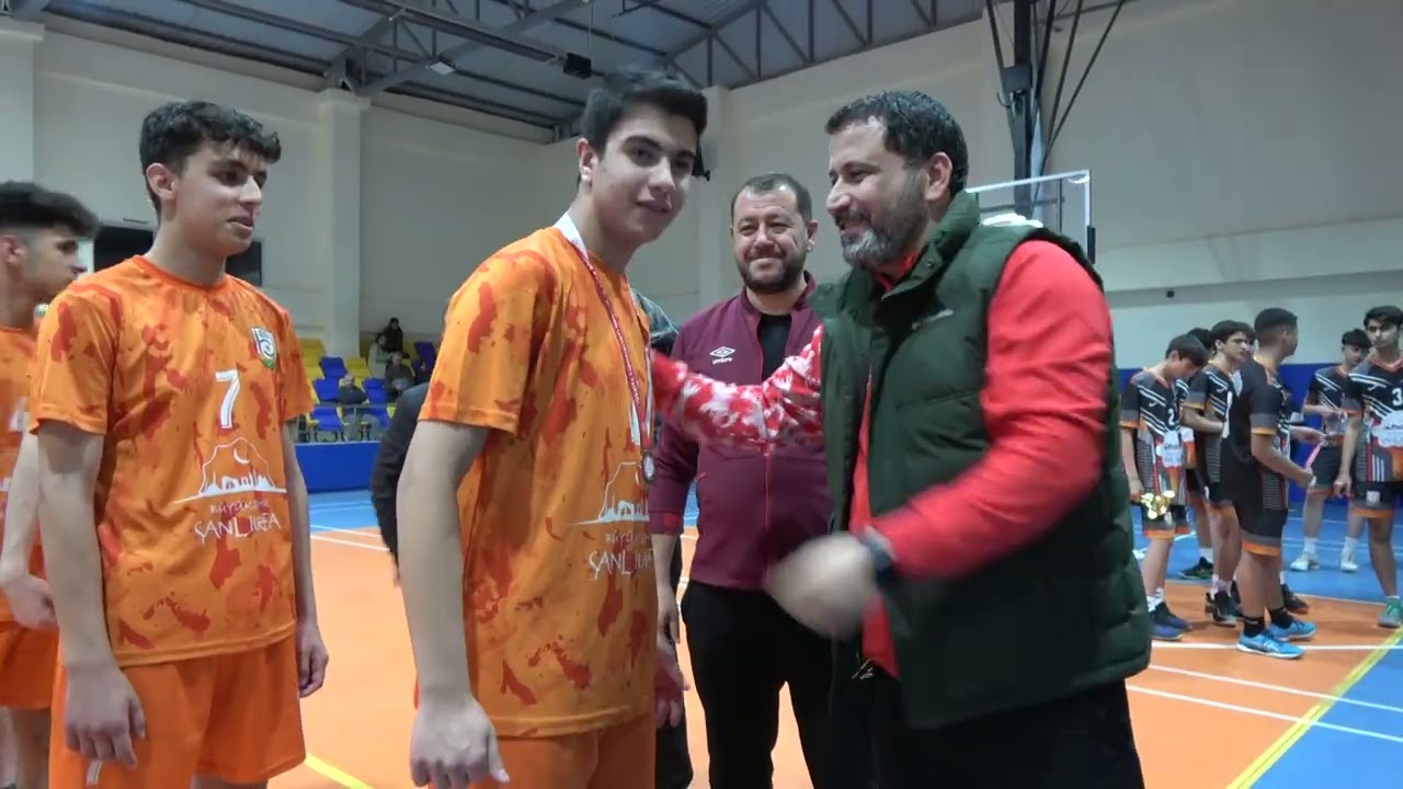 BÜYÜKŞEHİR YILDIZ ERKEKLER VOLEYBOL B TAKIMI ŞAMPİYON OLDU