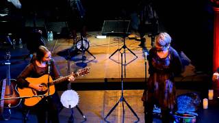 Sarah Jarosz (with Shawn Colvin) - Runaway (Live: One World Theater) [720p]