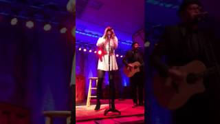 LeAnn Rimes Must Be Santa