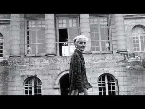 How accurate is Outrageous as a portrayal of the Mitford Sisters