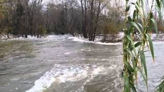 preview picture of video 'El riu Ter després de la llevantada (01-12-2014)'