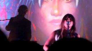 KT Tunstall, "Come On Get In" live Shepherds Bush