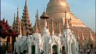 preview picture of video 'Myanmar, Yangoon -  Shwedagon paya'