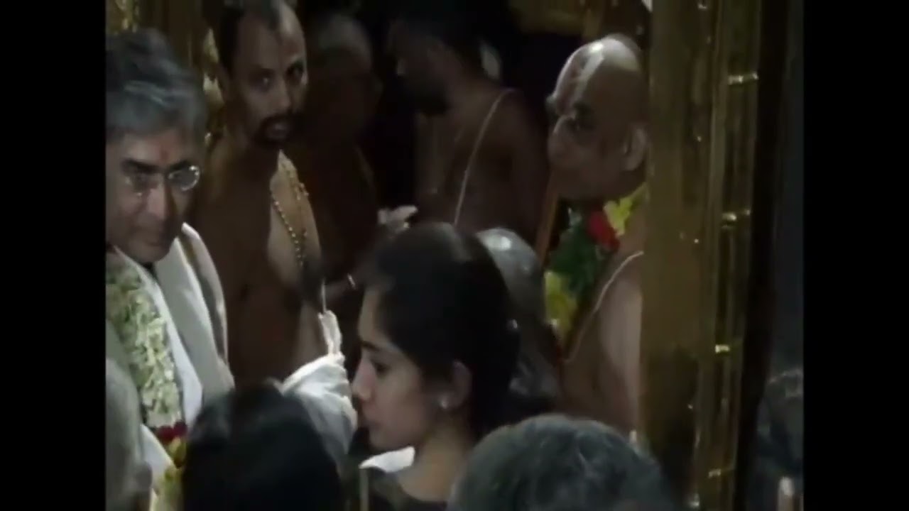 ஸ்ரீவில்லிபுத்தூர் கோவில் கருவறையிலிருந்து வெளியேற்றப்பட்ட இளையராஜா