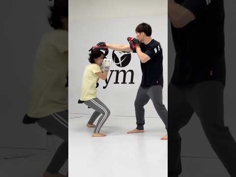 ジャブ、ボディジャブからのコンビネーションが素早く打てています！ #キックボクシング #ミット打ち #mma