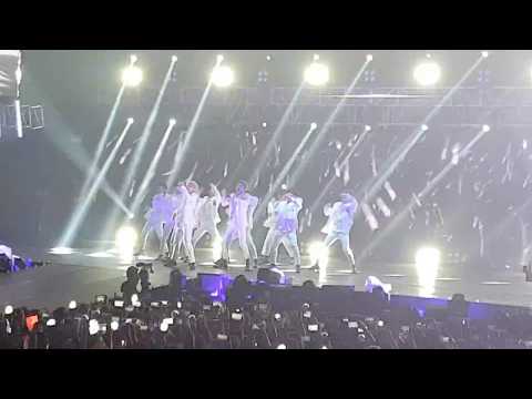 180901 WANNA ONE 워너원 - WORLD TOUR : ONE THE WORLD in MANILA - Burn It Up