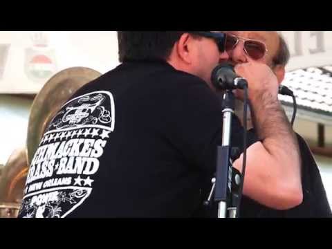 Schmackes Brass Band plays "Wochenend und Sonnenschein"