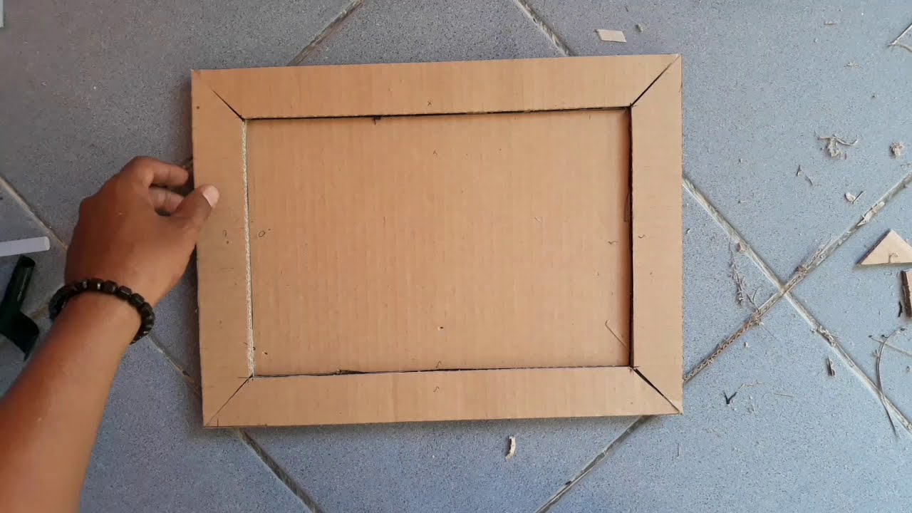 Cara membuat bingkai foto dari kardus bekas - Ide kreatif dari kardus bekas | Creative Crafts