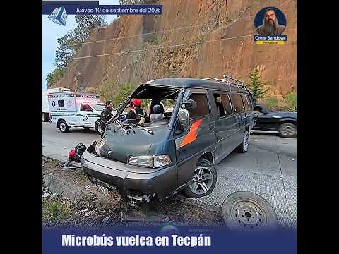 Microbús vuelca tras colisión con sedán en Tecpán